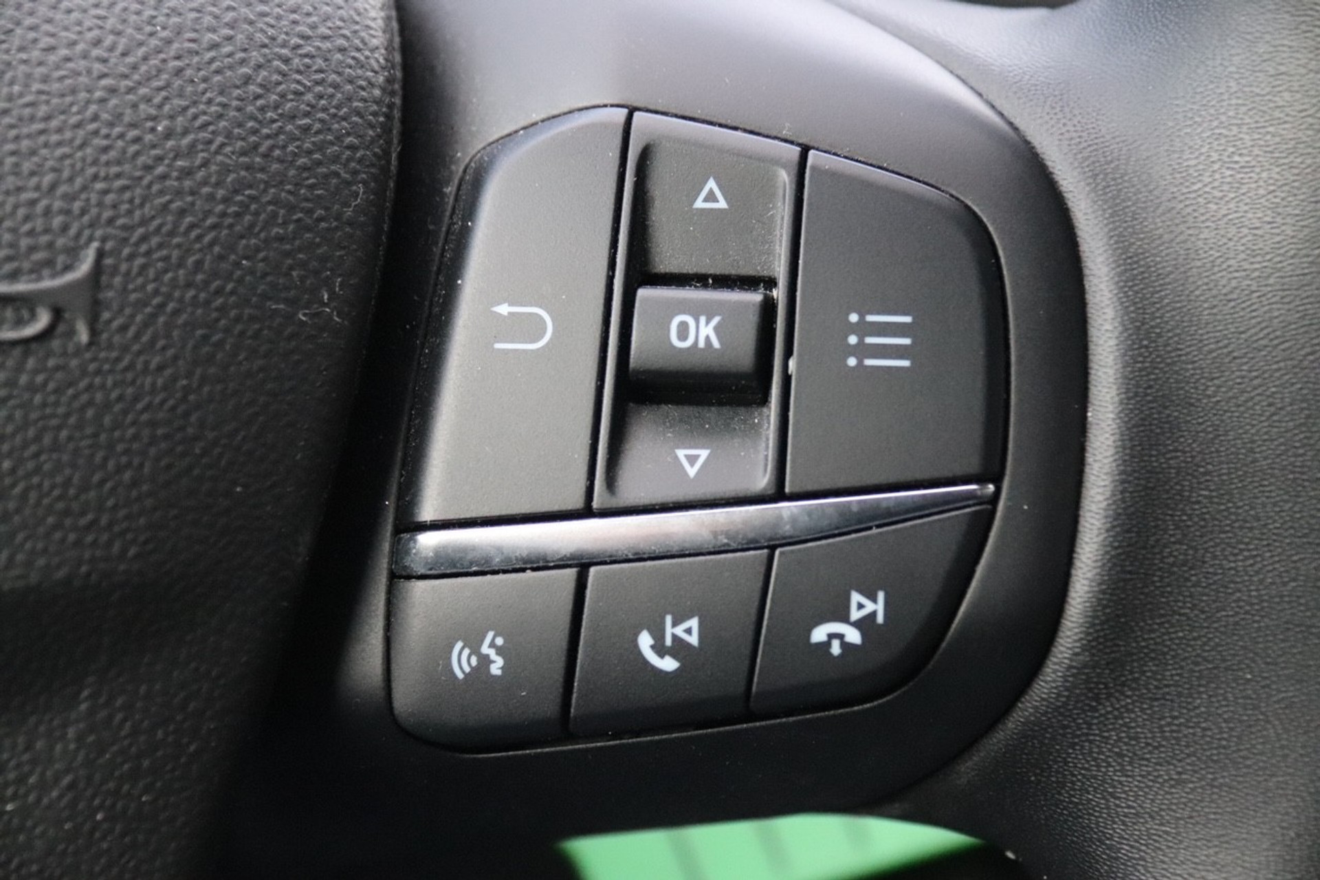 42969416-9.jpg