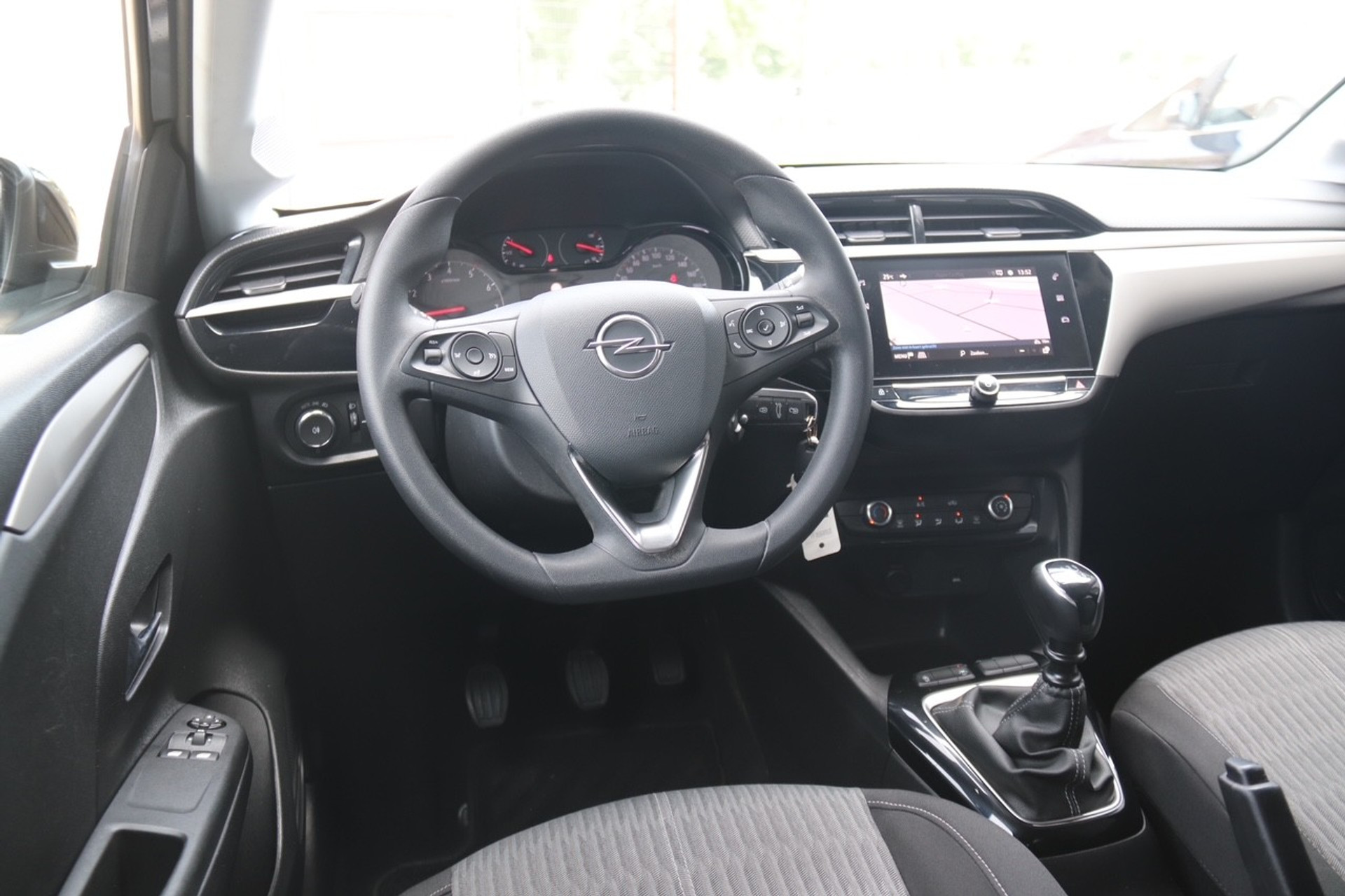 45784132-8.jpg