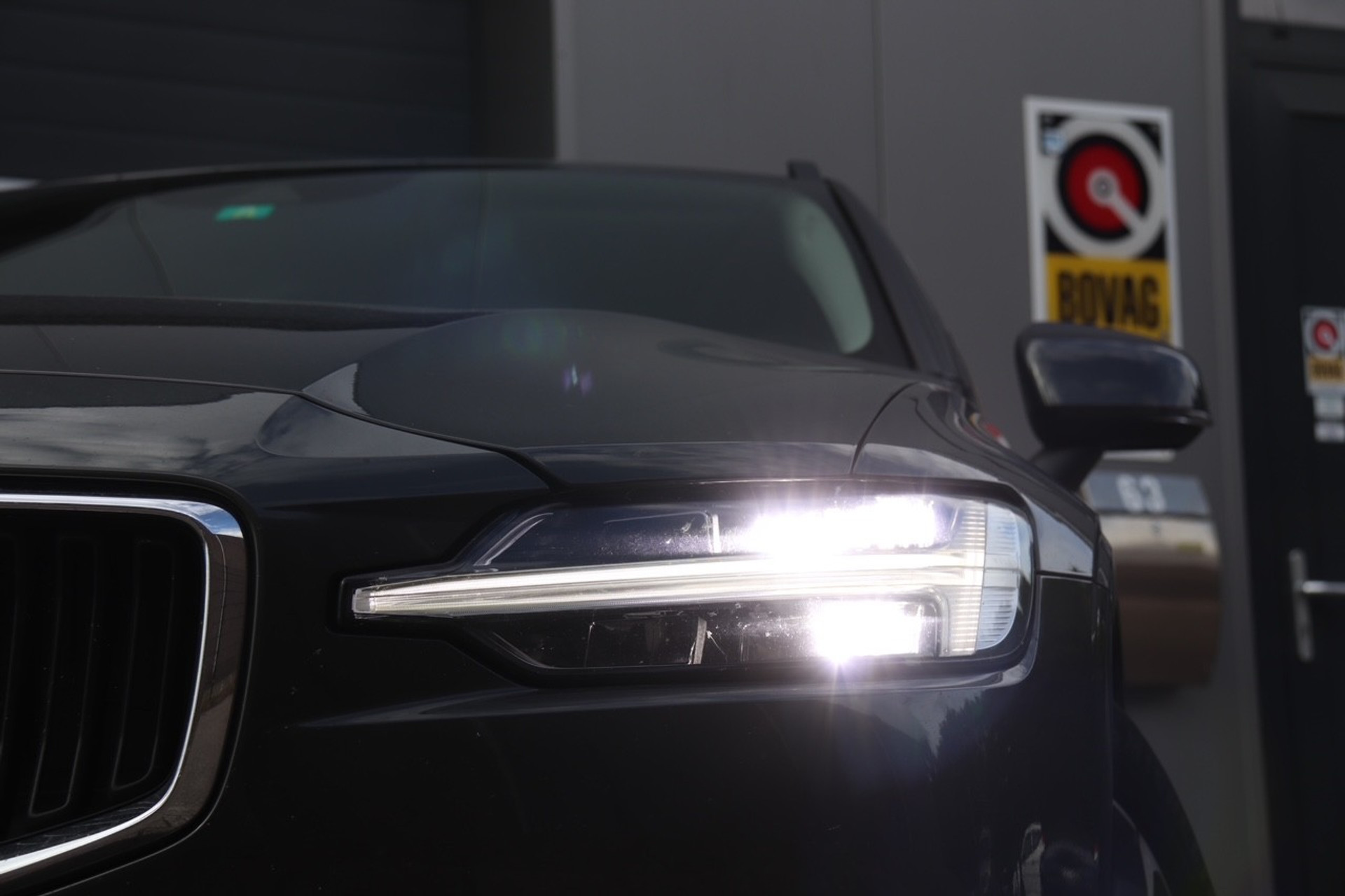 47320956-2.jpg