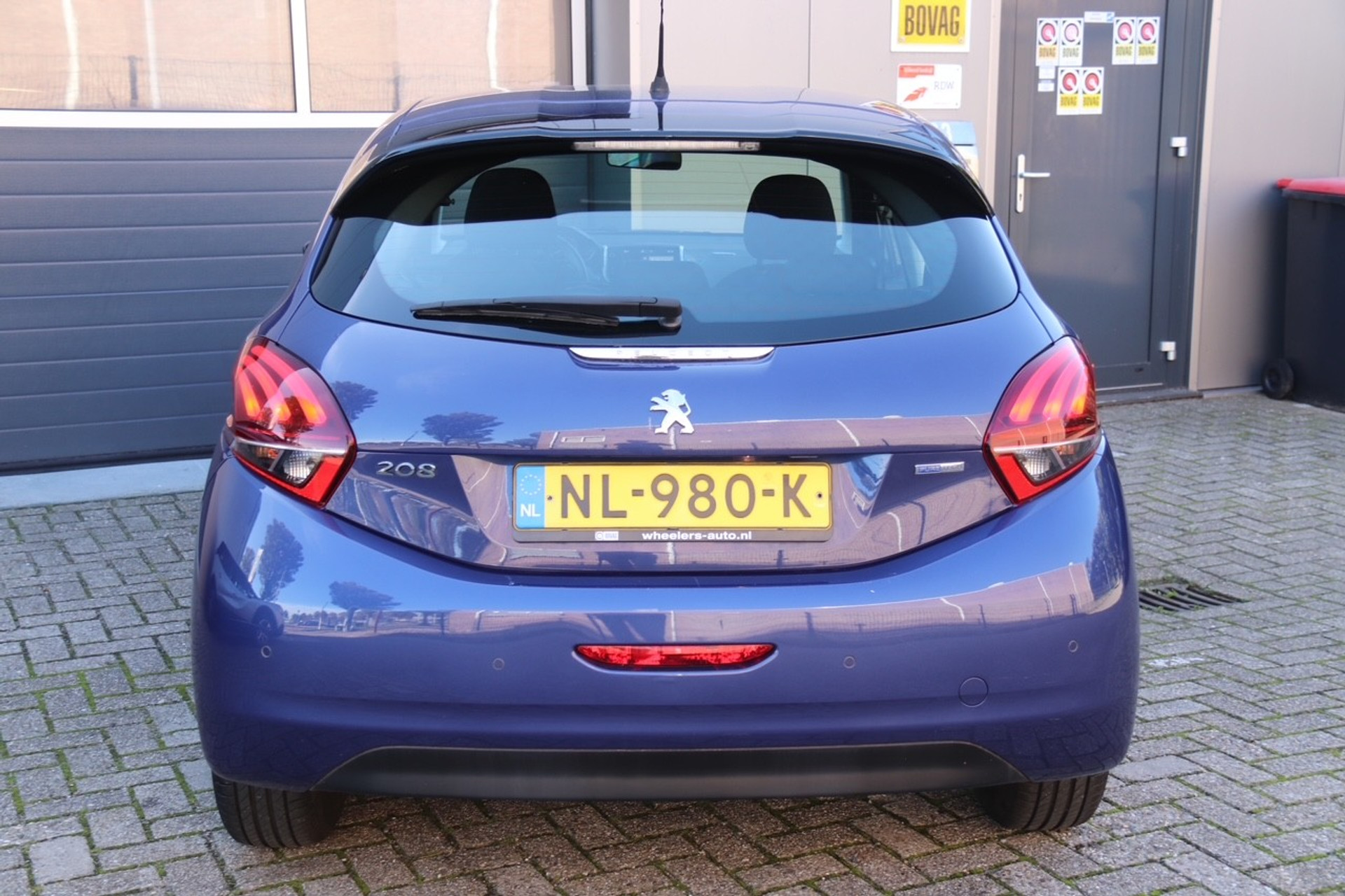 47764671-22.jpg