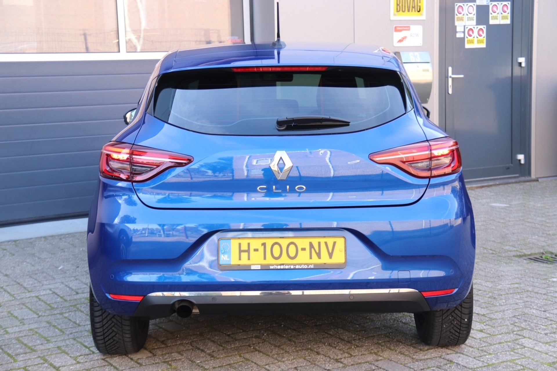 47869074-23.jpg