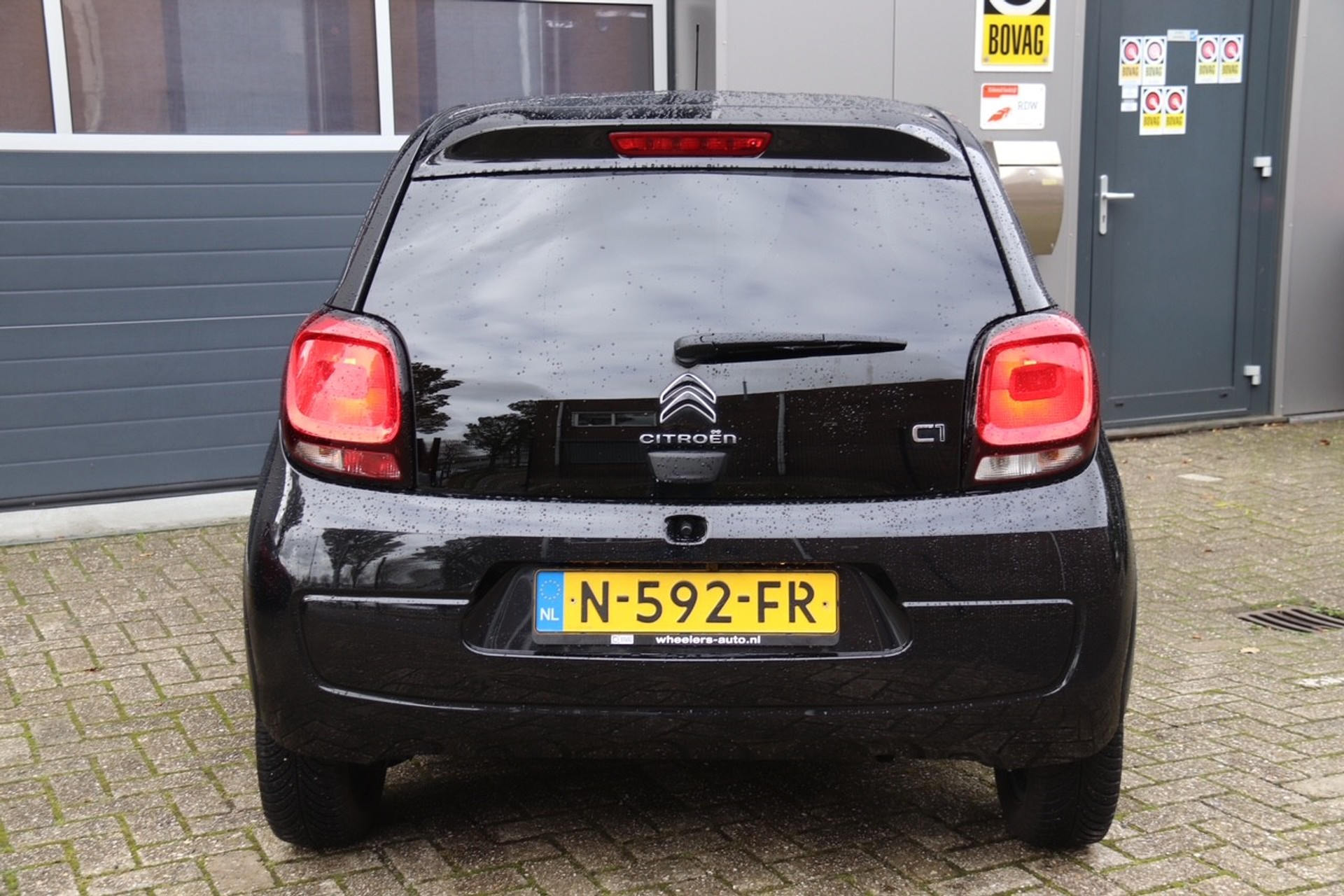 48461744-22.jpg