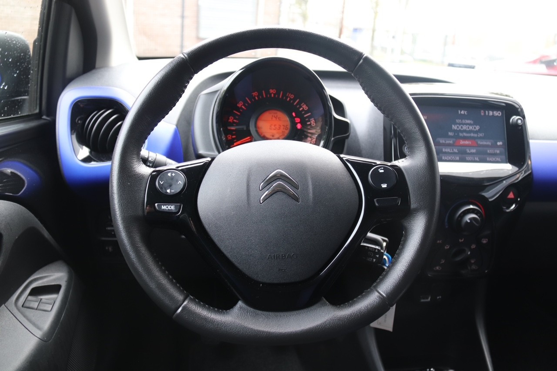 48461744-7.jpg